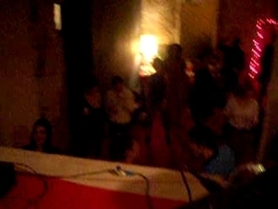 Boooonnne annééééée 2008 pilou au platines