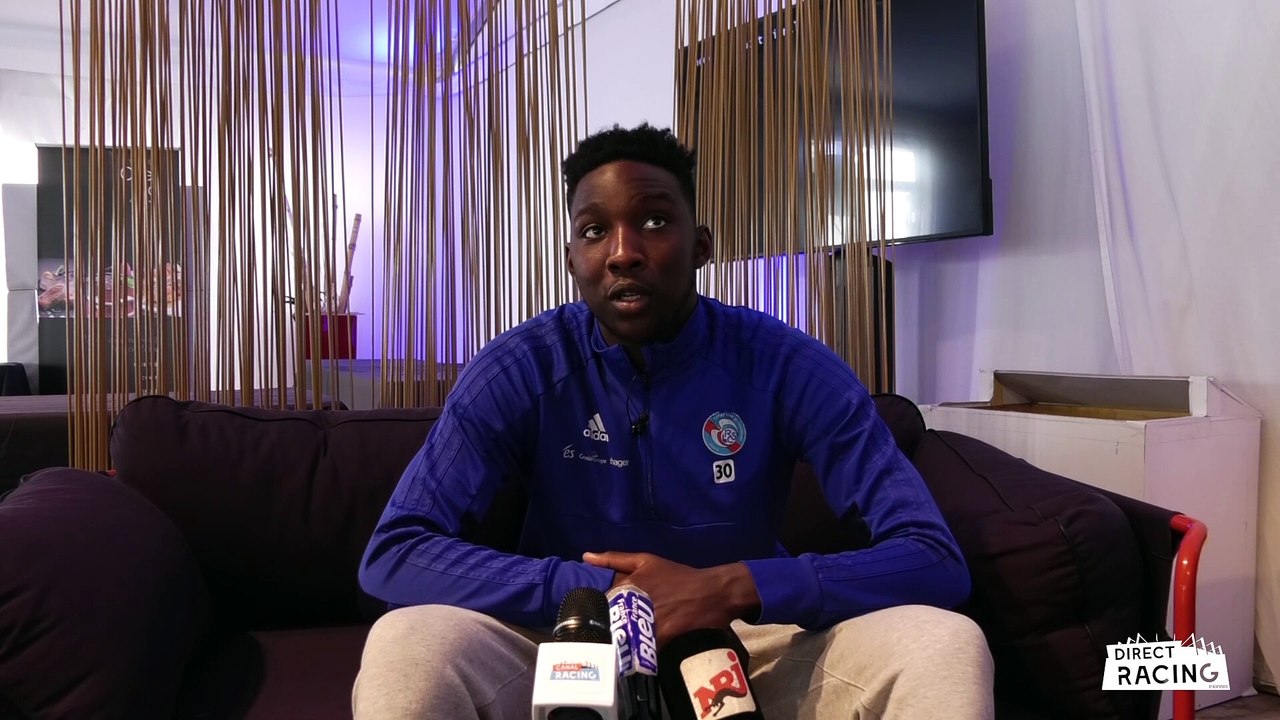 Le défi lance par Saîf-Eddine Khaoui (Caen)  à Bingourou Kamara lors de Marseille - Strasbourg !