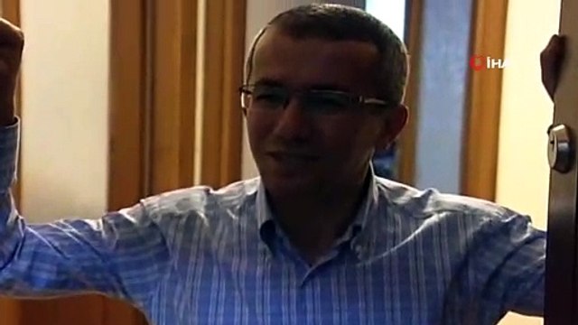 FETÖ üyeliğinden yargılanan eski savcı Ferhat Sarıkaya, 'silahlı terör örgütüne üyelik' suçundan 10 yıl hapis cezasına çarptırıldı