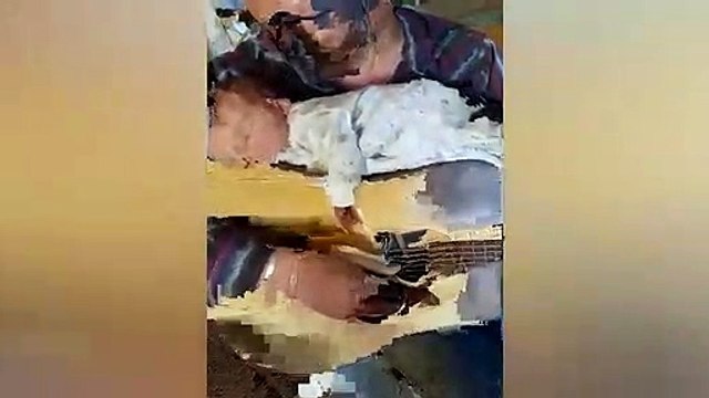 Bebeğine serenat yapan baba izlenme rekoru kırıyor