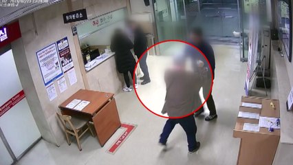 "던지고, 욕하고"...'상습 만취 난동' 60대 구속 / YTN