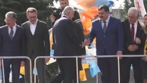 Yıldırım, AK Parti Başakşehir İlçe Başkanlığı Önünde Vatandaşlara Hitap Etti