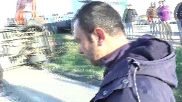 TEM otoyolunda bir otomobil lüks cipe çarptı: 2 yaralı