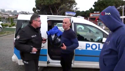 Kahraman polis 1 dakika bile düşünmeden denize atladı