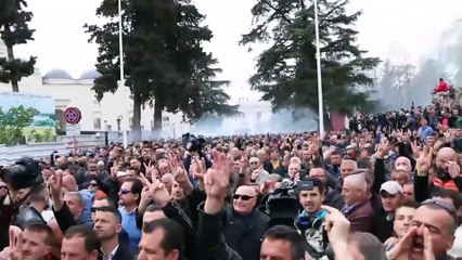 Arnavutluk'ta hükümet karşıtı protestoda gerginlik - TİRAN