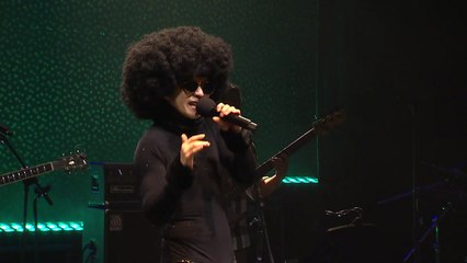 '오방신'이 떴다!...전통 가락의 대담한 '퓨전 실험' / YTN