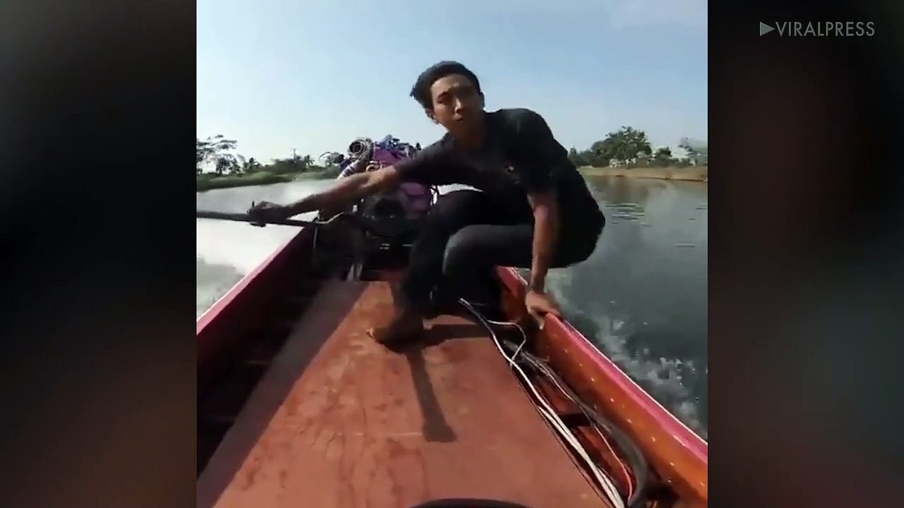 Extreme Long Boat Riding