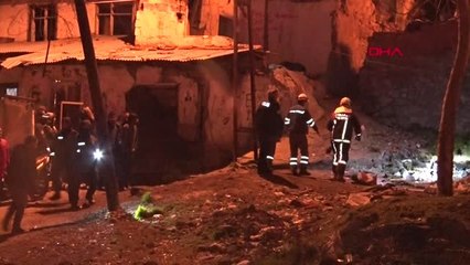 Ankara'da Hurda Deposu Alev Alev Yandı