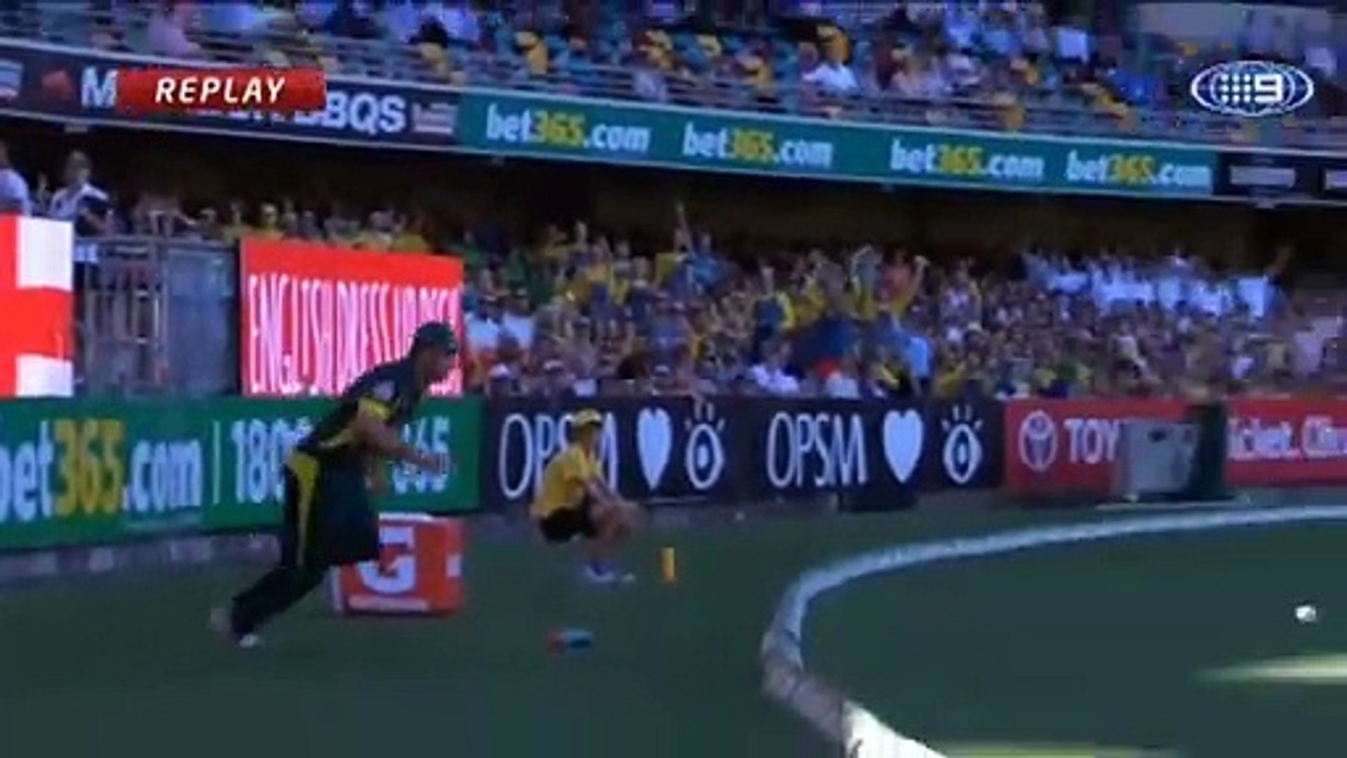 ⁣Top 10 Greatest Tricks Ever Played in Cricket  - Tricks in Cricket_HD
