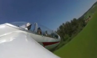 Uçak kazası kamerada: Ağaca çarparak yere çakıldı!