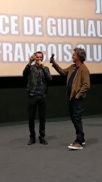 Pour présenter la suite des Petits mouchoirs , Guillaume Canet appelle Gilles Lellouche depuis Nice à la demande d'une spectatrice