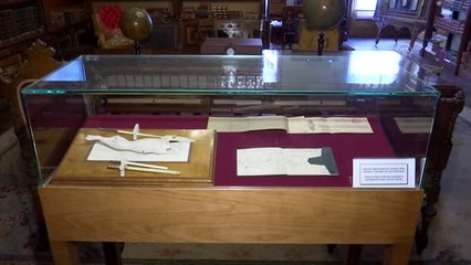 Tarihe Şahitlik Eden Halife Abdülmecid Efendi Kütüphanesi" (2)