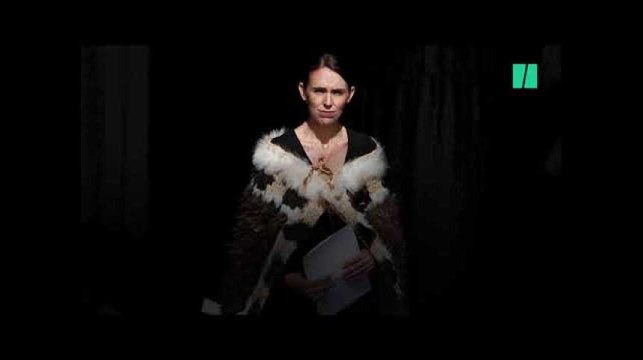 Christchurch: Jacinda Ardern ovationnée pendant l'hommage aux victimes