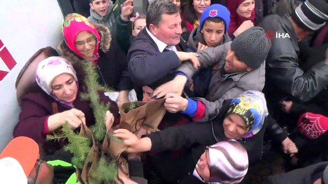 Fidan alabilmek için birbirleriyle yarıştılar