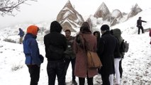Baharda yağan kar Kapadokya'da güzel görüntüler oluşturdu - NEVŞEHİR
