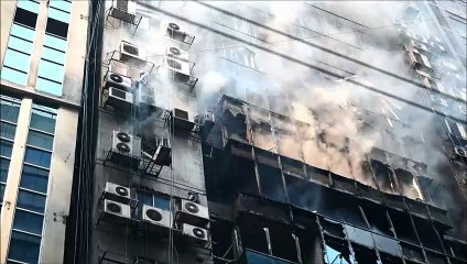 Al menos 25 muertos por incendio en Bangladés
