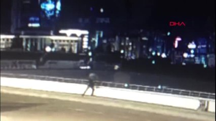 8 Aylık Eşini Aşağıya Attı