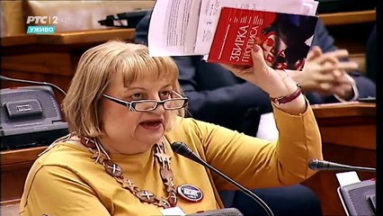 UDARILA DAMA NA DAMU U SKUPŠTINI: Obradovićka  je čekala samo KLETVE, dok je Radeta prozvala da je obična voditeljka kojoj su uvek pisali šta da pročita!