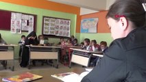 Şırnak Silopi'de Veliler, Çocuklarıyla Sınıfta Kitap Okuyor