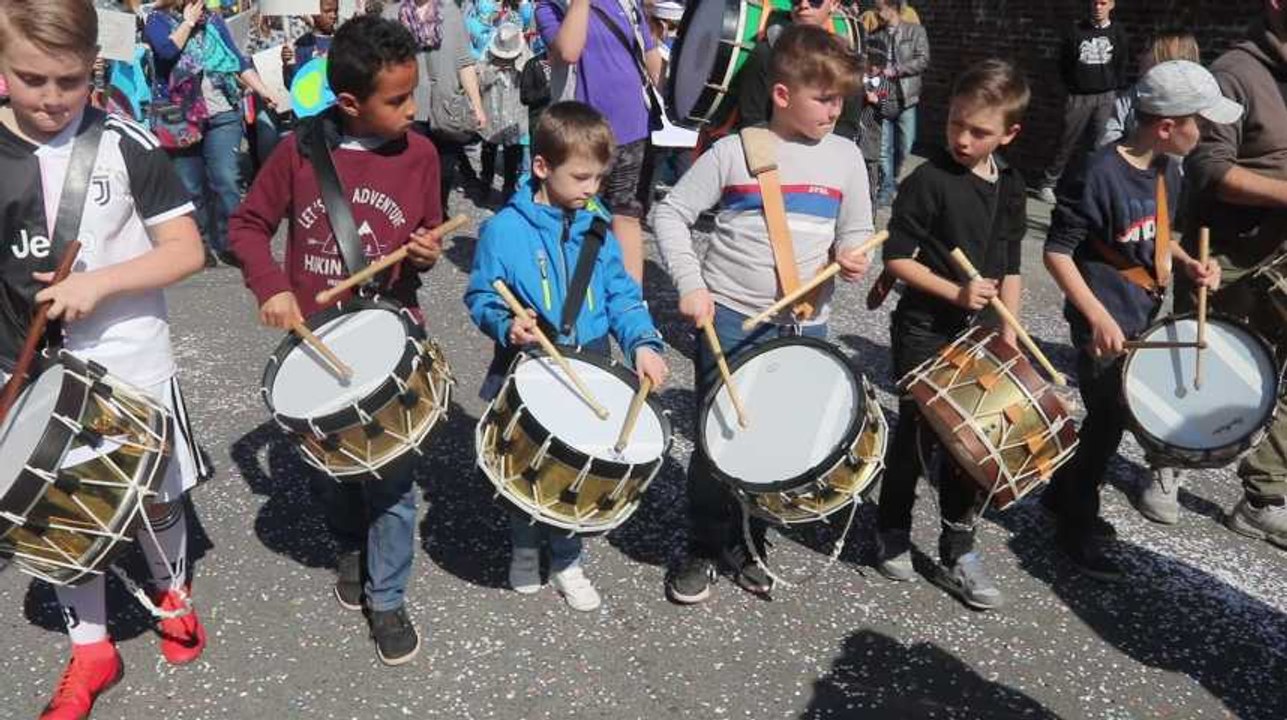 La Louvière : carnaval des enfants à Baume - Tambours