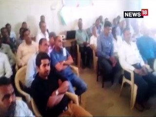 डूंगरपुर जिले में मतदानकर्मियों को ईवीएम-वीवीपैट के इस्तेमाल का दिया गया प्रशिक्षण