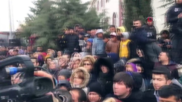 Kuzeni tarafından canice öldürülen Zeynep son yolculuğuna uğurlanıyor