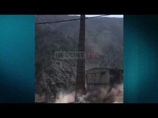 VIDEOLAJM/ Shembet me tritol oxhaku 40 metra i lartë në Fushë-Arrëz