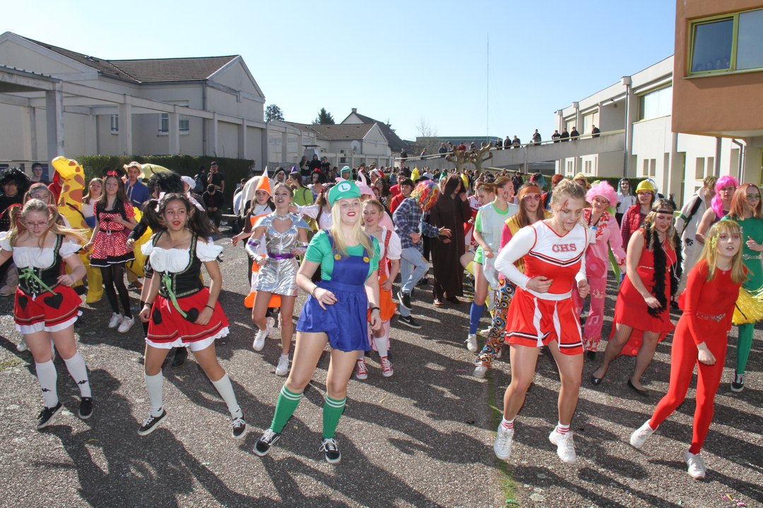 Flash Mob pour le Père Cent au lycée de Sarre Union