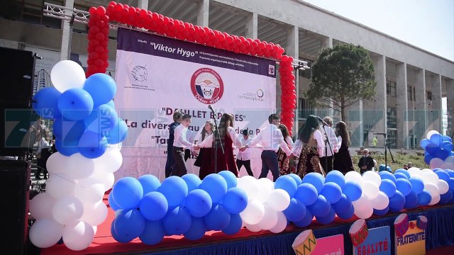 «DAULLET E PAQES» MBLIDHEN NE SHESHIN «SKENDERBEJ» - News, Lajme - Kanali 7