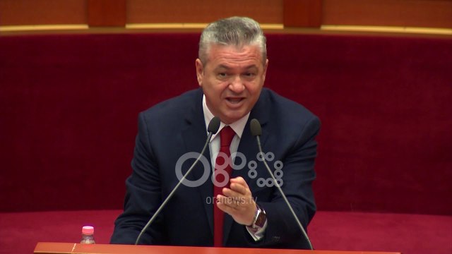 RTV Ora - Mazhoranca seancë nën rrethimin e protestuesve, Balla akuza opozitës