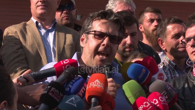 Proteste para Kuvendit dhe Drejtorise se Policise