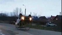 شاهد: سيارة سوفيتية قابلة للدوران والسير رأسا على عقب