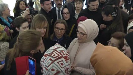 Emine Erdoğan, Togem-Der'in Cemre Çarşısı'nda Düzenlediği Etkinliğe Katıldı
