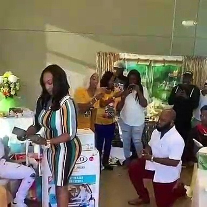 La demande en mariage dont rêve toutes les femmes. Très émouvant !