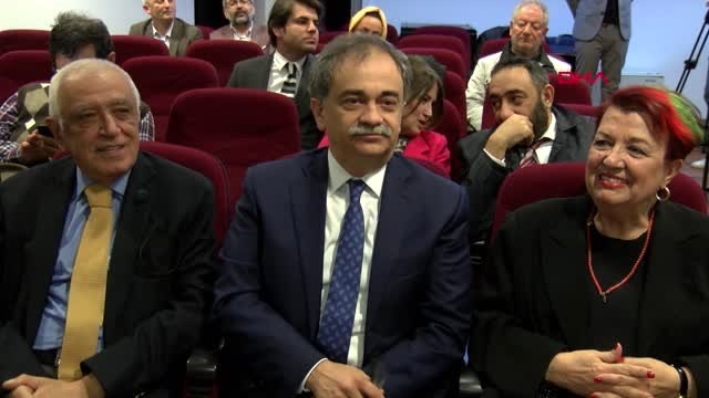 Sinan Genim 54 Yıllık Fotoğraf Arşivini Atatürk Kitaplığı'na Bağışladı