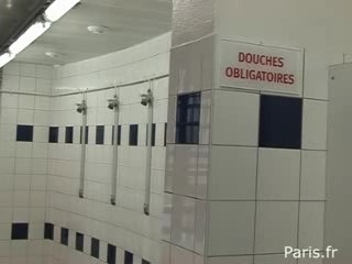 Plongez dans la piscine Château Landon !