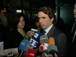 Aznar recuerda como "entrañable" su relación con Cuevas