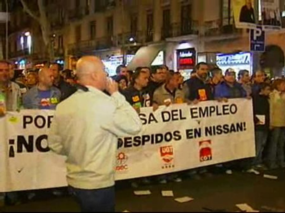 Más de un millar trabajadores de Nissan se manifiestan en Barcelona contra el ERE