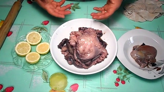 تنضيف الاخطبوط - الطريقة الصحيحة لتنظيف وتخبيط الاخطبوط سريعة و سهلة جدا