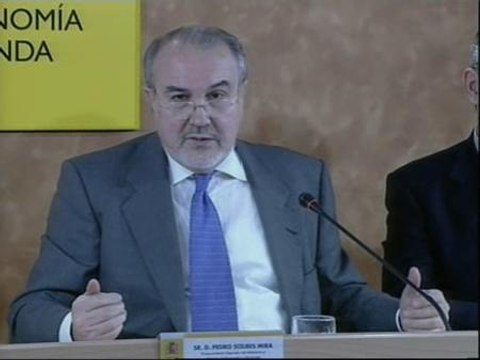 Solbes afirma que el documento de financiación autonómica no está cerrado