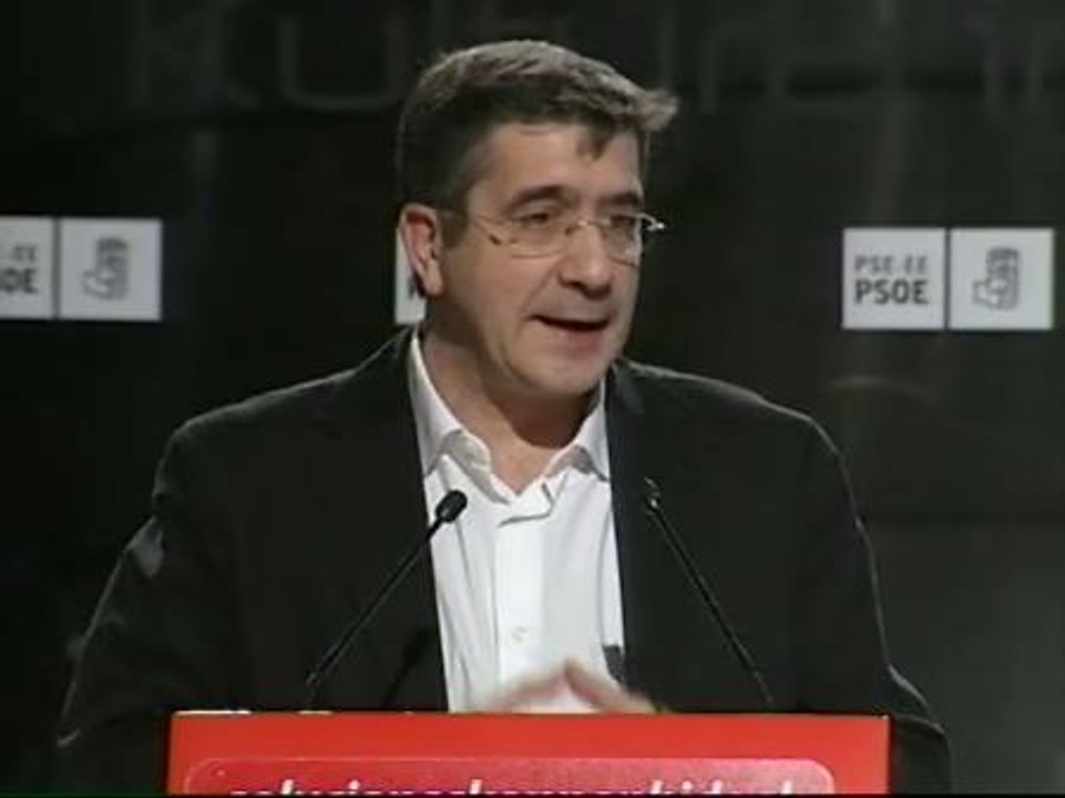 Patxi López pide a la cultura vasca "que se una al cambio"