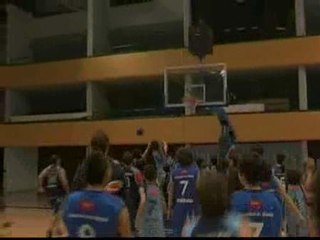 Estudiantes logra el récord de partido de baloncesto más multitudinario
