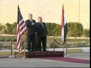 Bush visita Iraq por sorpresa a un mes de dejar la presidencia