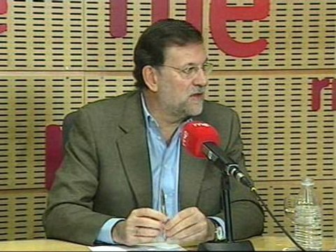 Rajoy exige al Gobierno que explique los vuelos a Guantánamo en el Congreso