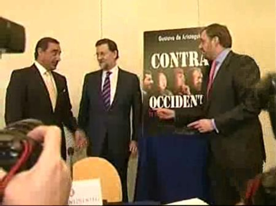 Rajoy pasa de las declaraciones de Aznar