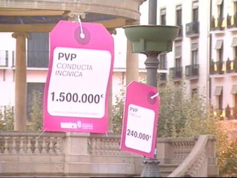 Pamplona 'cuelga' en la calle el precio del mobiliario urbano