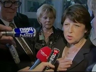 Aubrey gana la batalla socialista francesa por un estrecho margen