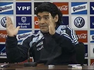 Maradona saca los trapos sucios de Inglaterra