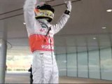 Lágrimas y ovaciones en la llegada de Hamilton a la sede de McLaren