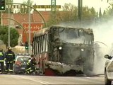 Se incendia un autobús en Madrid con tres pasajeros y el conductor dentro